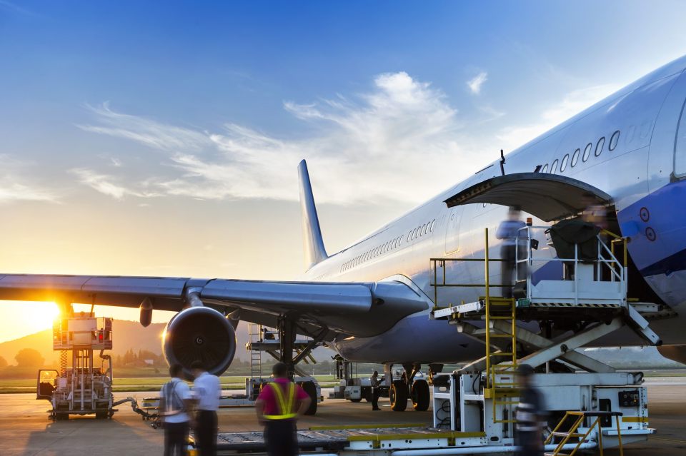 Excited to share we've partnered with Citi to pilot an AI-enabled forecasting solution that can enhance FX risk management for airline businesses. ✈️

The joint-solution leverages Ant International’s AI-powered forecasting technology and Citi’s award-winning FX solution to help