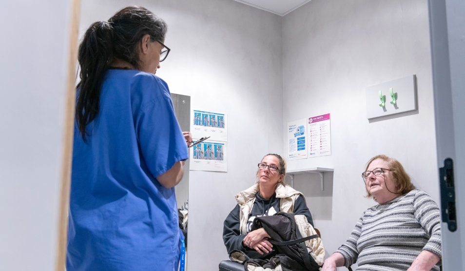 ImperialNHS's tweet image. When you come to our hospitals, we will ask you to confirm your name and date of birth multiple times during your care – it’s a vital safety step.
Even if we know you well, we will always double-check before treating you. And if we haven’t asked, don’t hesitate to remind us.