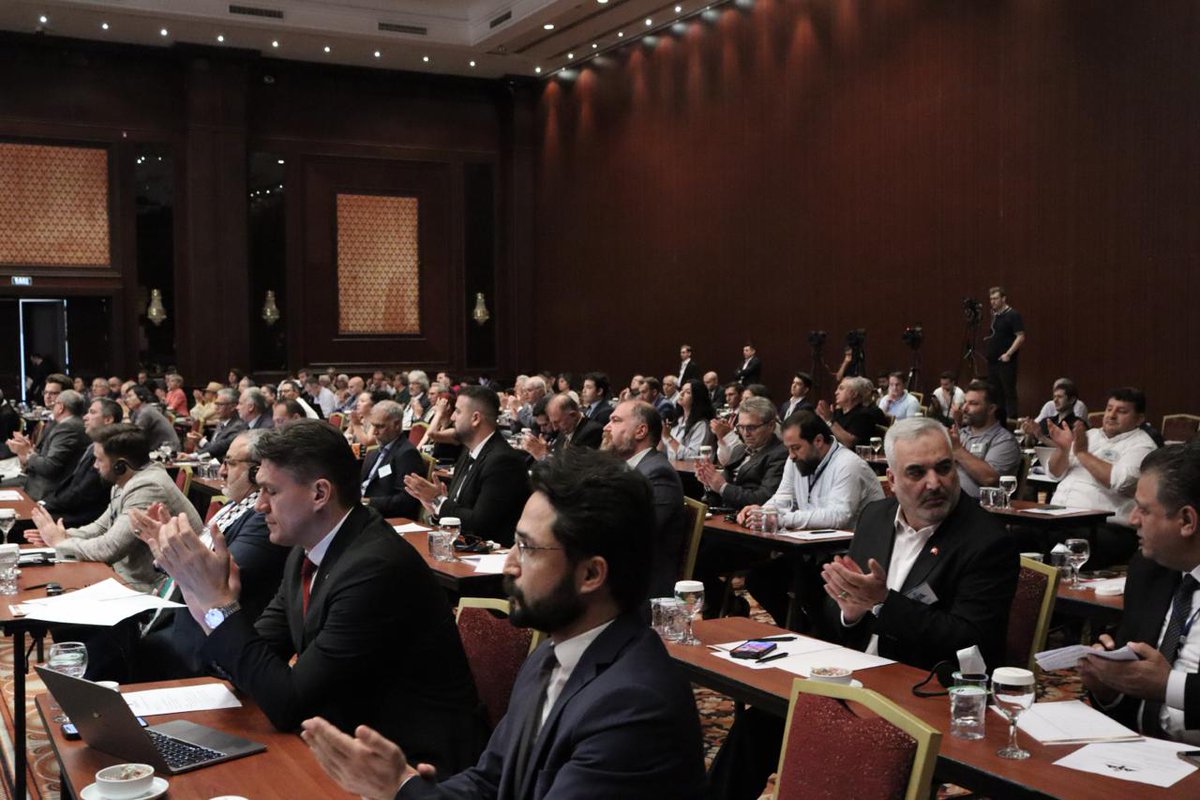 Ulusal Strateji Merkezi'nin (USMER) düzenlediği Doğu Akdeniz - Karadeniz Konferansı'nda açış konuşması yaptık.

Hepimiz, Hürmüz Boğazı’nda, Süveyş’te ve Kızıldeniz’de İranlı ve Arap olacağız! Enerji yollarını ABD emperyalizmine teslim etmeyeceğiz.