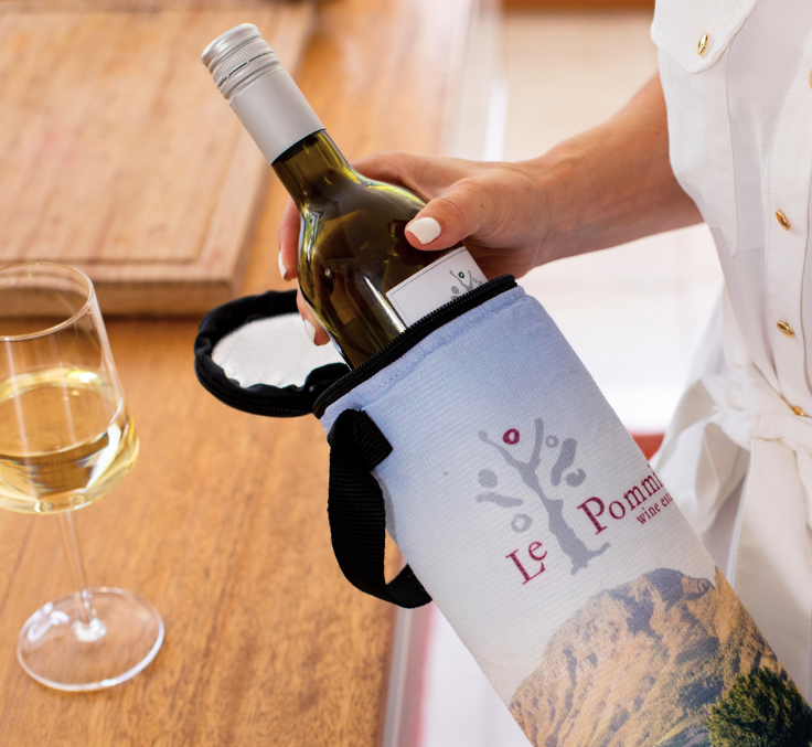 🍷 Be the talk of the picnic with our insulated wine cooler bag!
Made from 1x 500ml recycled plastic bottle ♻️
Keeps your wine perfectly chilled &amp; protected – from sunrise to sunset.
#WineCoolerBag #RecycledStyle #LePommierWines #EcoChic #virobag