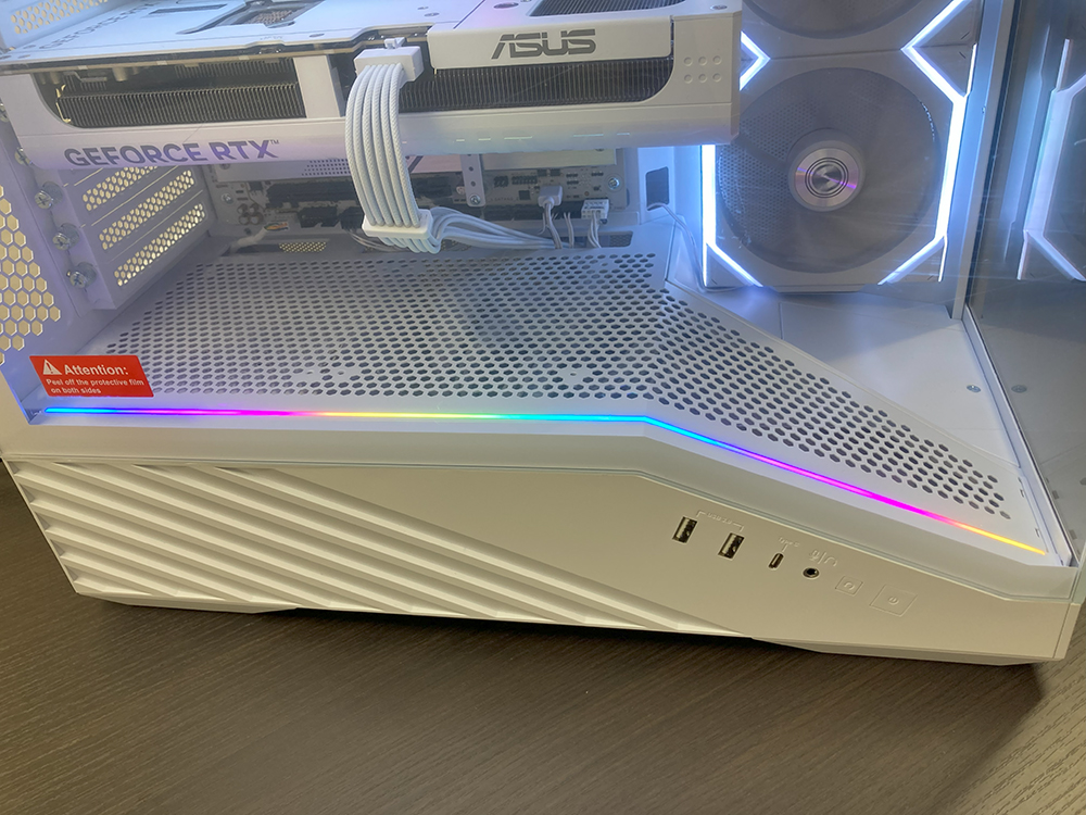 AiutoCorpration's tweet photo. LIAN LI「Vector V100」では、左サイド下部に26個のLEDを搭載したARGBストリップを内蔵しています。

#LIANLI #VectorV100 #アユート #プレゼント https://t.co/HsXOQ91kaq