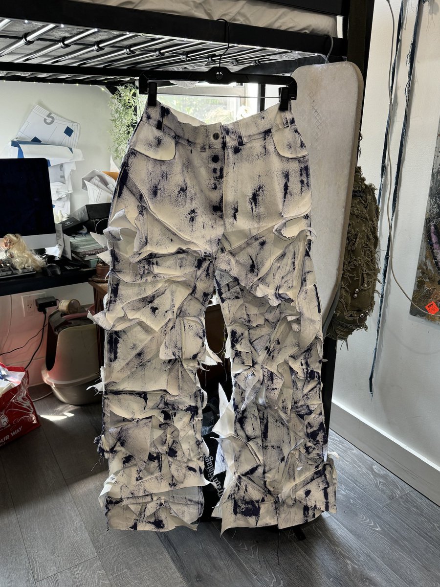 teenhearthrobb's tweet image. I love making things