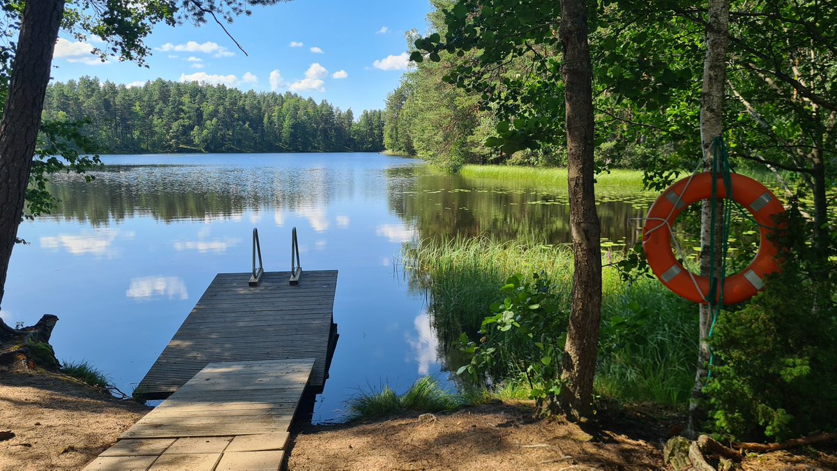 Hämeen järviylänkö on uimarin paratiisi. Iso-Melkuttimen lisäksi voi löytää pienempiä ja rauhallisempia uimapaikkoja, joissa ei ristin sielua. Ja vesi on kirkasta. 😎