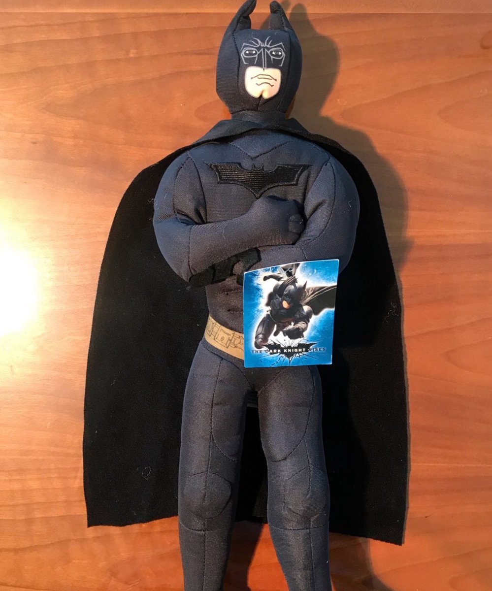 PlushieADay's tweet image. Batman The Dark Knight Rises plush!
- Released in 2012 by Toy Factory and Warner Bros
- Was obtainable through claw machines at the time (I actually had one with a suction cup attached to it but unfortunately I lost him 😞)
- I’m Batm- plushie a day