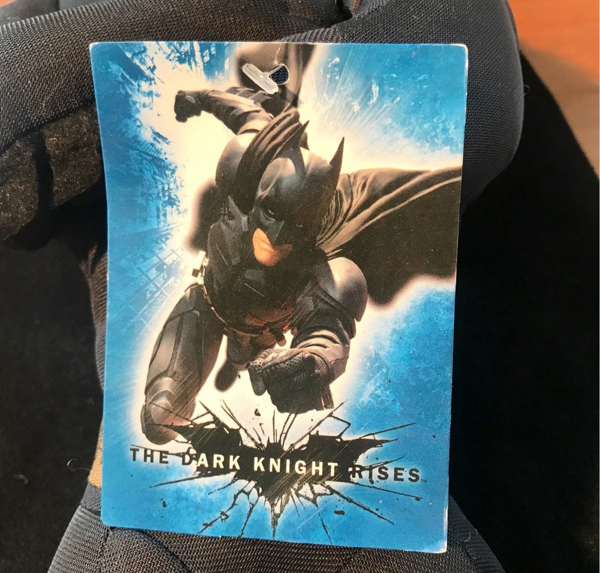 PlushieADay's tweet image. Batman The Dark Knight Rises plush!
- Released in 2012 by Toy Factory and Warner Bros
- Was obtainable through claw machines at the time (I actually had one with a suction cup attached to it but unfortunately I lost him 😞)
- I’m Batm- plushie a day