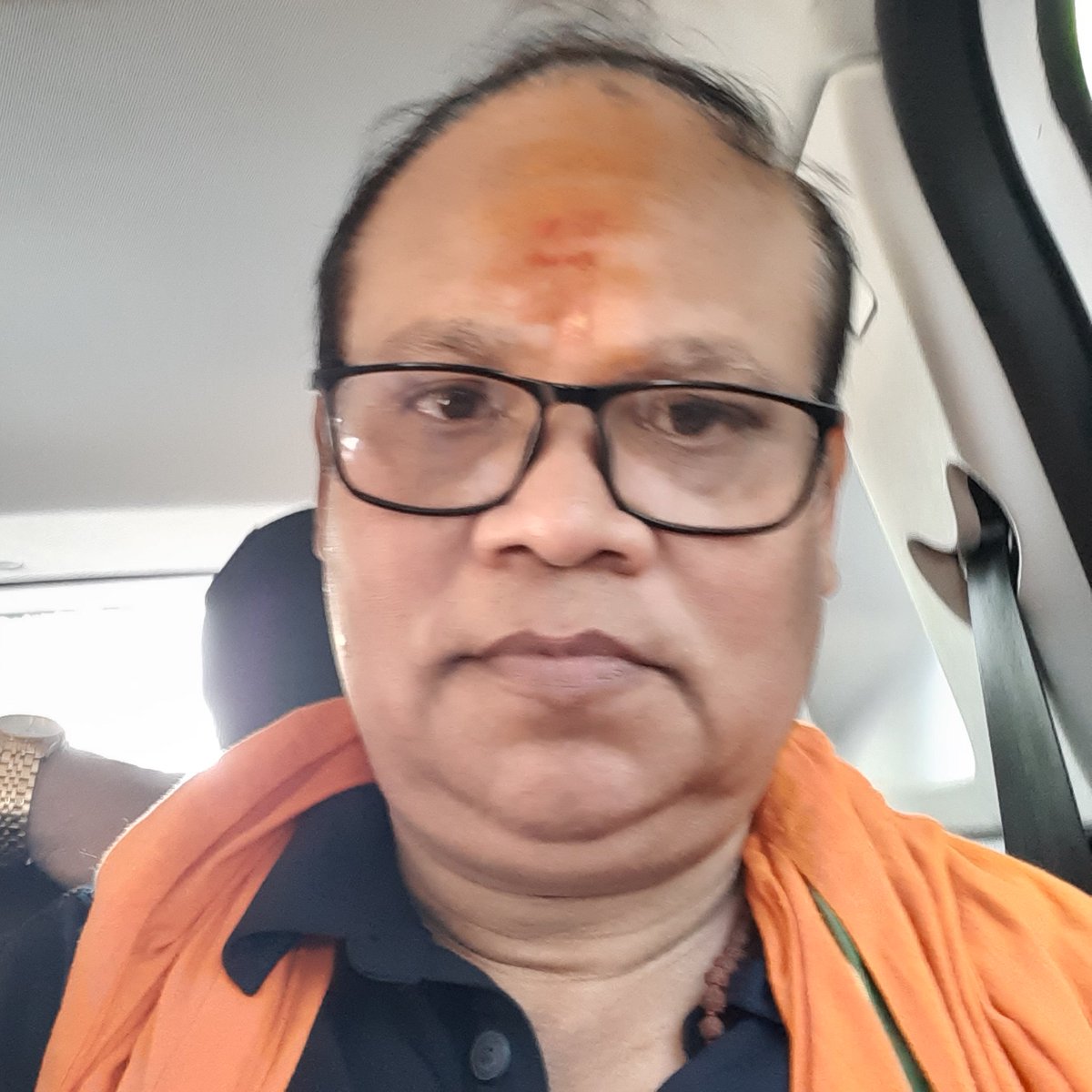 किसी से मिलते ही फैसला ना किया करें, इंसान हैं परतों में खुलते है।