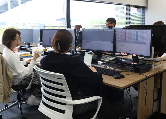 webike_recruit's tweet image. ~拠点紹介~
今回は座間事業所のご紹介😍
2022年2月に新設された、物流倉庫も併設しているオフィスです✨
陽当たりが良く明るい雰囲気で業務に臨むことができます🧑💻
5階には見晴らし良好なラウンジも完備されています🌟
rivercrane.com/business_info/…