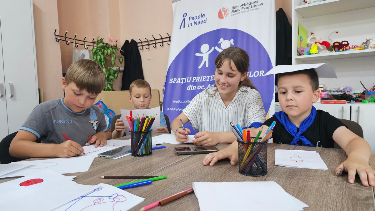 echo_Europe's tweet image. "Here, I learn to understand my emotions."
In Moldova, with EU 🇪🇺 support and @people_in_need, children who fled war in Ukraine - and those welcoming them - find healing in safe spaces🫂.
Fear becomes friendship. Trauma turns to trust.
Read the story👉bit.ly/4kAbQgG