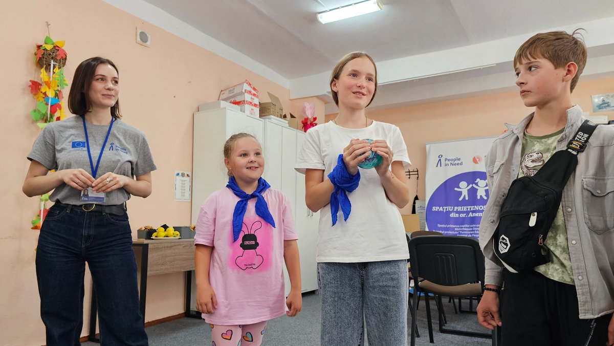 echo_Europe's tweet image. "Here, I learn to understand my emotions."
In Moldova, with EU 🇪🇺 support and @people_in_need, children who fled war in Ukraine - and those welcoming them - find healing in safe spaces🫂.
Fear becomes friendship. Trauma turns to trust.
Read the story👉bit.ly/4kAbQgG
