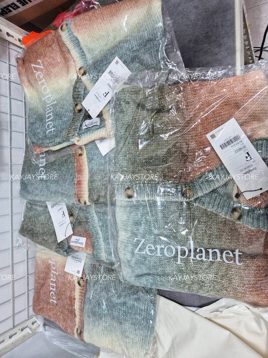 kayjay0499's tweet photo. ⟡₊ ของแท้ พร้อมส่ง🫶🏻

Zeroplanet Nora Two Way Button Cardigan
❄️ รุ่นน้องหนาว!

☃️ 1,290฿!

ส่งฟรี แมสได้
💫https://t.co/U2AE2rHLuI

กดผ่านช้อปปี้
🫧https://t.co/nBvDgZhYTH

#พรีเกาหลี #เกาหลีพร้อมส่ง #Zeroplanet #ตลาดนัดAespa #ตลาดนัดเอสป้า #winter #น้องหนาว #ตลาดนัดblackpink https://t.co/LpYY209EmR