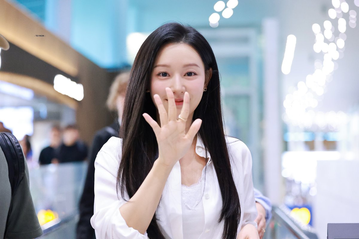 TOWON_1019's tweet image. 250716 ππ»λ무 λ³΄κ³ μΆμ΄
#KimJiwon #κΉμ§μ
