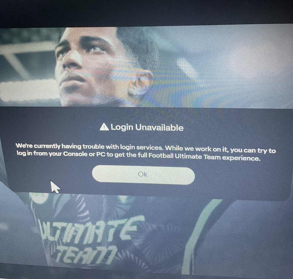 MaouFUTxUTD's tweet photo. Mfers really tryna BLAME US for servers down

Mfers really said due to too many players

It’s not even peak hours rn these frauds

More servers next year? You expect us to believe that?

#FC25 #FUTDOWN https://t.co/YFCCOUeJuT