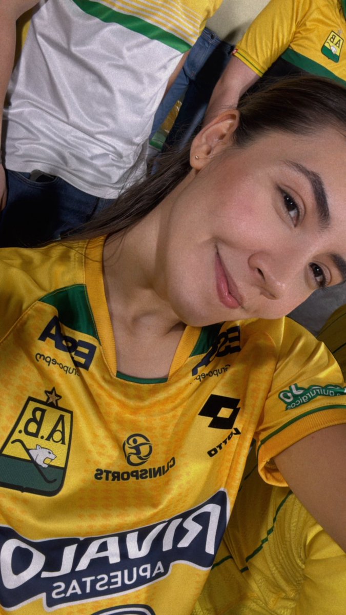 AndreaBa24's tweet photo. Siempre hay que alentar💛💚 #VamosLeopardos https://t.co/iZaQTIWpc4