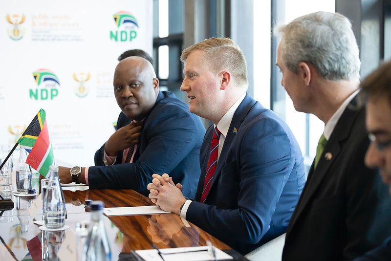 DeanMacpherson's tweet image. Yesterday afternoon in Durban, I had the honour of announcing a historic infrastructure partnership with UK Chancellor of the Exchequer, Rachel Reeves. 🇿🇦🇬🇧
The partnership will see the UK support the department in:
•Capacitating our Strategic and Special Delivery Unit (SSDU);…