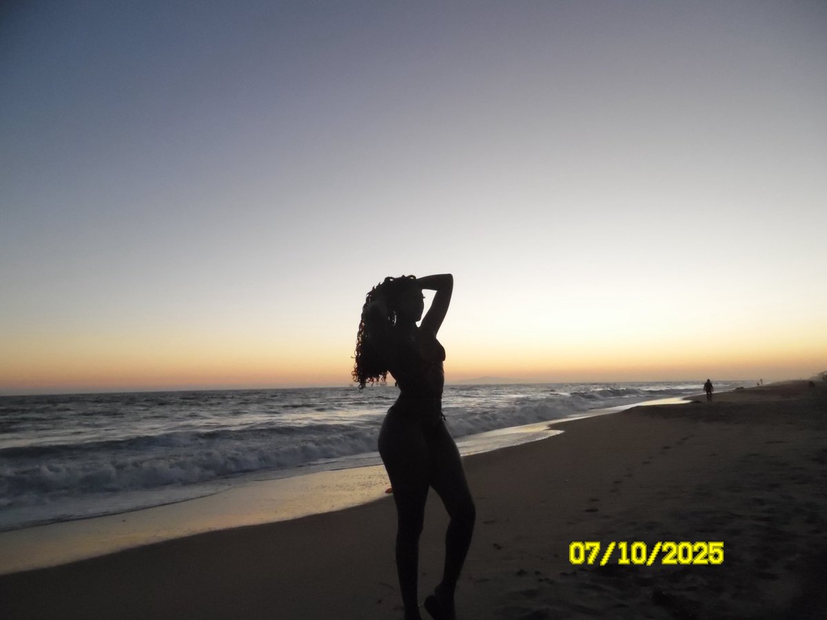 whynotm3__'s tweet photo. you’re favorite future model https://t.co/8vqz2La2dQ