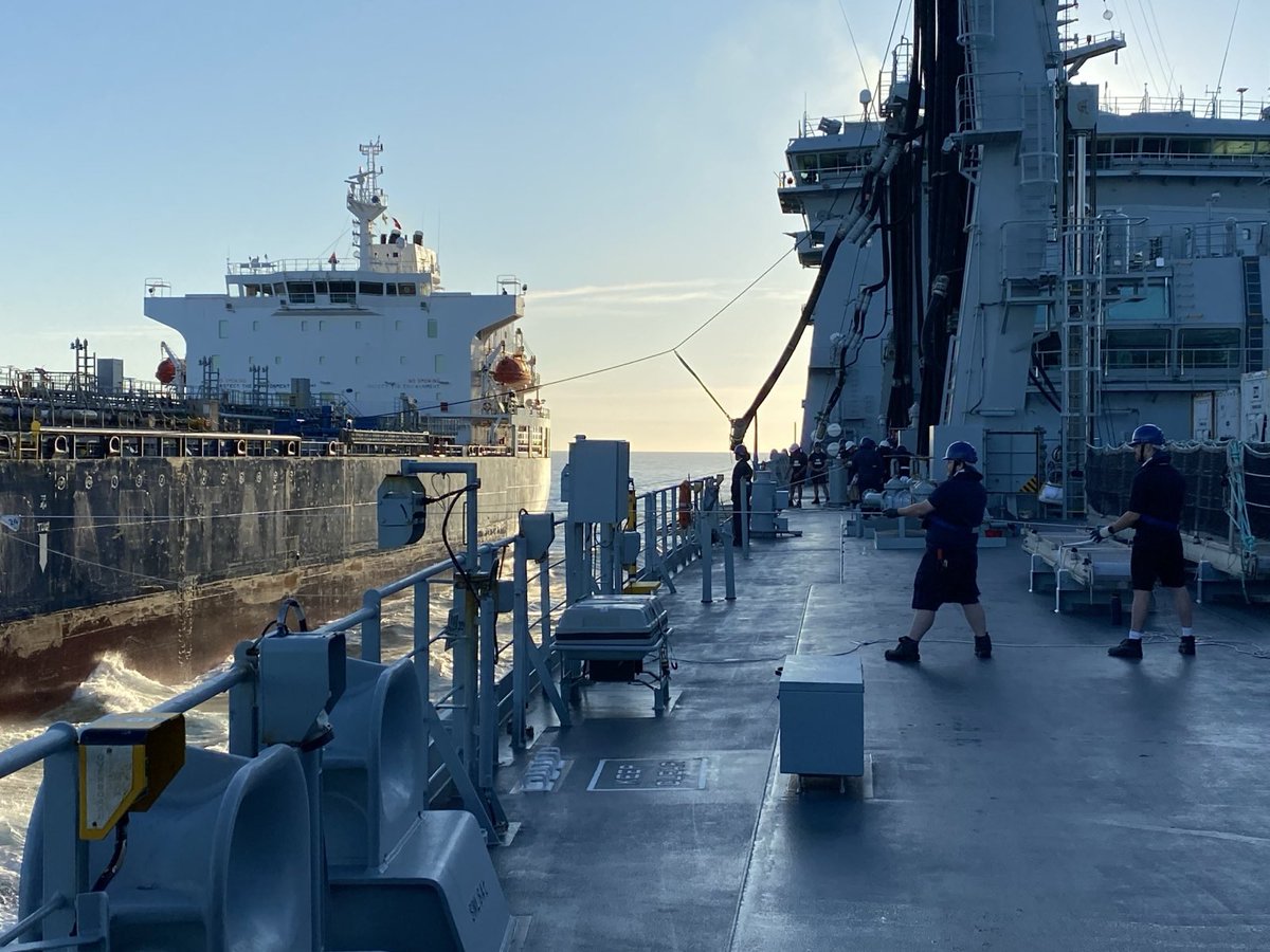 COMUKCSG's tweet image. US Tanker MT Badlands Trader conducted a RAS with @RFATidespring during #TalismanSabre25, transferring 6,000 cubic meters of fuel - enough to fill around 120,000 family cars! โฝ๏ธ๐
Sustaining endurance at sea. UK #CSG25 is mission ready.
๐ฌ๐ง๐บ๐ธ
#OpHighmast #TS25