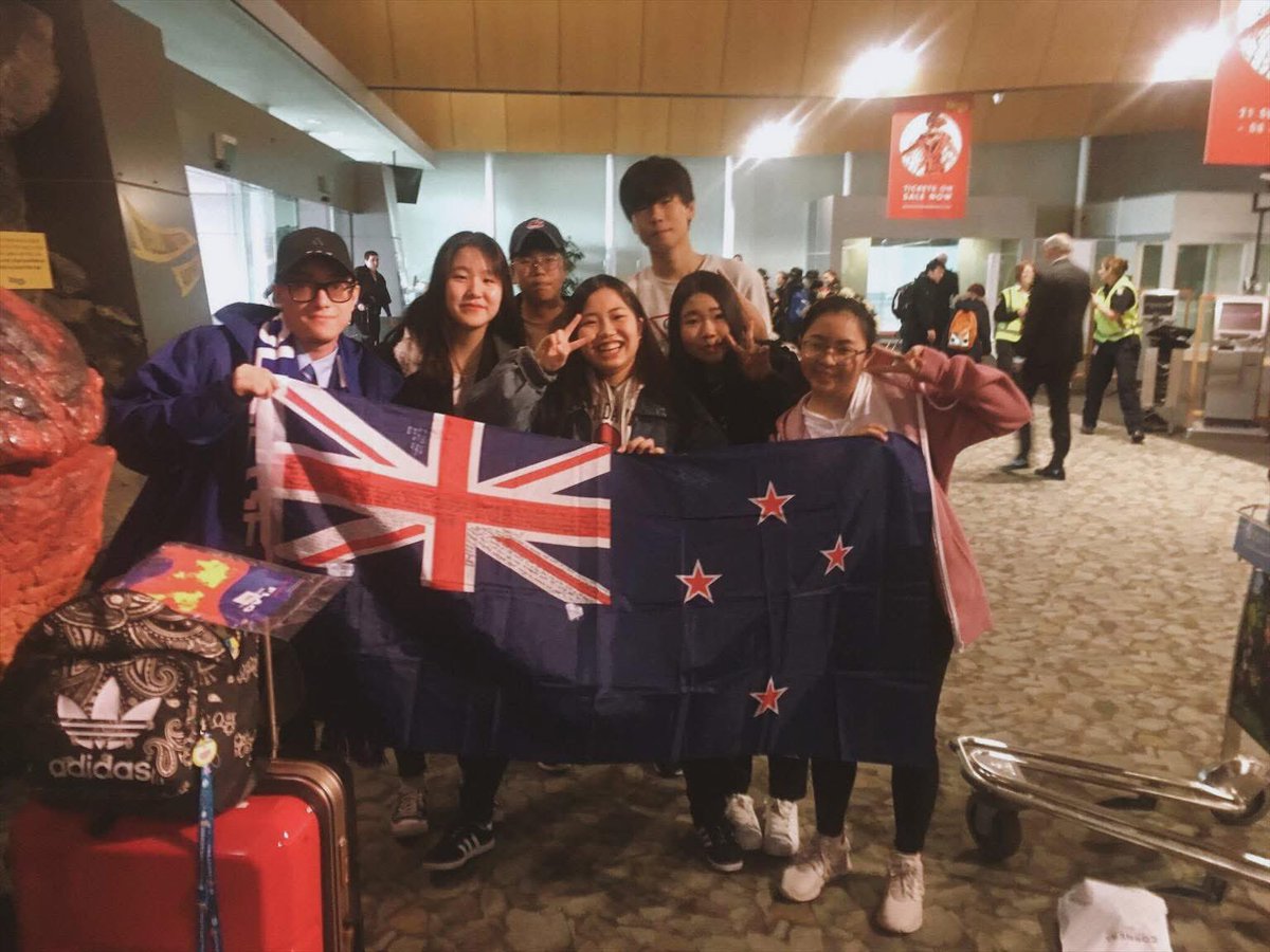 sunnyteehee's tweet image. As some of you might know, I’m a bit of a nerd.
(Flex, but hey — all valedictorians are nerds anyway 😎)
Like many other nerds, I once dreamed of going to Harvard…
That was the North Star — until Australia showed up with a scholarship, and a different kind of opportunity — and,…