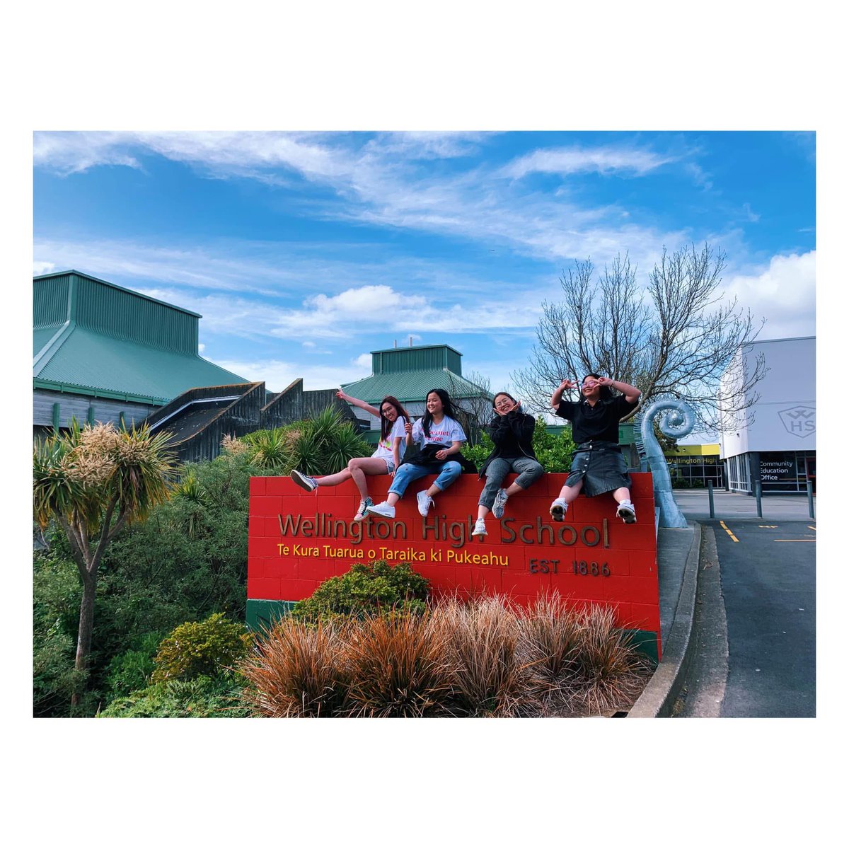 sunnyteehee's tweet image. As some of you might know, I’m a bit of a nerd.
(Flex, but hey — all valedictorians are nerds anyway 😎)
Like many other nerds, I once dreamed of going to Harvard…
That was the North Star — until Australia showed up with a scholarship, and a different kind of opportunity — and,…