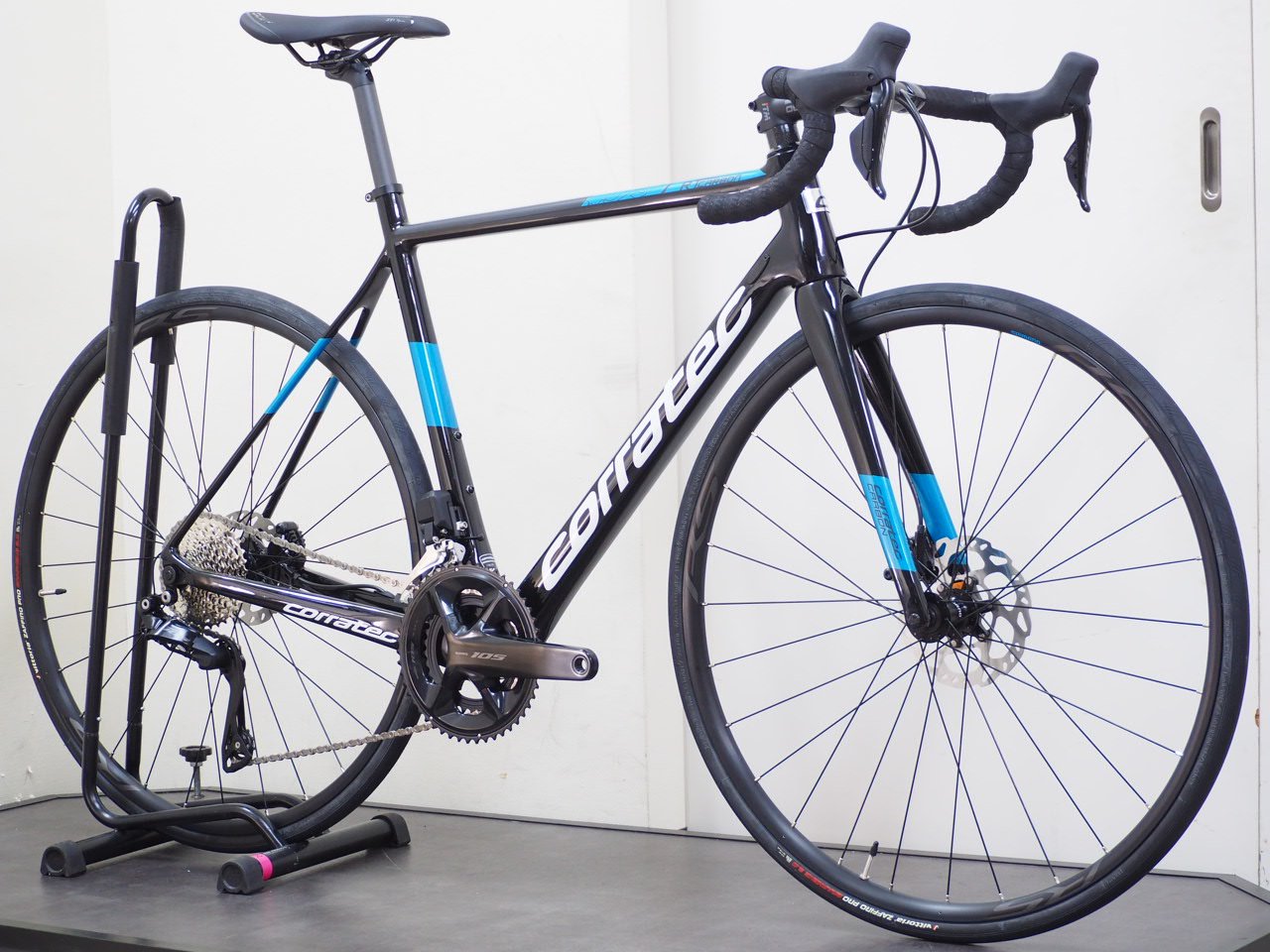 Corratec R.T. carbon 完成車　ジャンク Corratec R.T CARBON DISCが入荷しました | CSカンザキ阪急