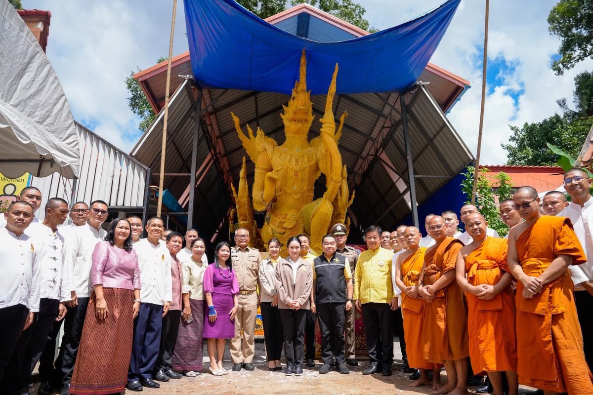 ingshin's tweet image. มาอุบลฯ วันนี้ ถือโอกาสไปกราบนมัสการพระที่วัดมหาวนาราม พระอารามหลวง ร่วมกับคณะทำงานกระทรวงวัฒนธรรม และทีมงานวัฒนธรรมจังหวัด โดยได้เยี่ยมชมชุมชนทำเทียนพรรษาที่ใช้ในงานแห่เทียนพรรษาใหญ่ของจังหวัดอุบลราชธานี ที่งดงาม วิจิตร และแสดงถึงการสืบสานวัฒนธรรมที่ยิ่งใหญ่ของคนไทย…