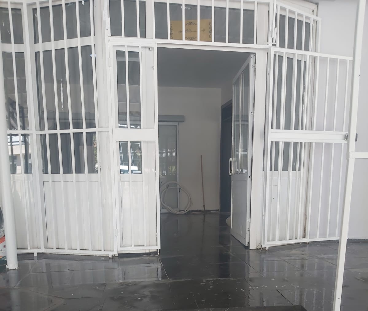 Müdürlüğümüz koordinesinde,
Adalet Bakanlığı Çocuk Görüşme Merkezi’nin temizliği,
denetimli serbestlik yükümlülerimiz tarafından gerçekleştirildi. Bu çalışma ile hem kamu hizmetine katkı sağlandı hem de yükümlülerimizin topluma yeniden kazandırılması hedeflendi.