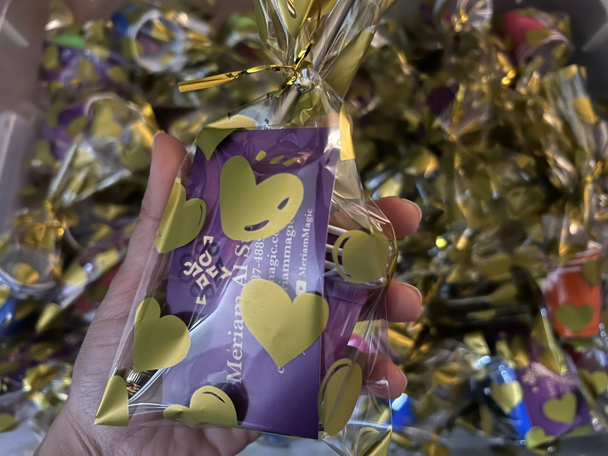 MeriamMagic's tweet image. With the help of my daughter Judy, we made a 150 goodie bags for a girls’ camp magic show, where I’ll teach the kids some simple magic they can do at the end! 
Excited to see more young girls showing interest in the art of magic!
#magic #magician #girlscamp #summercamp #magicshow
