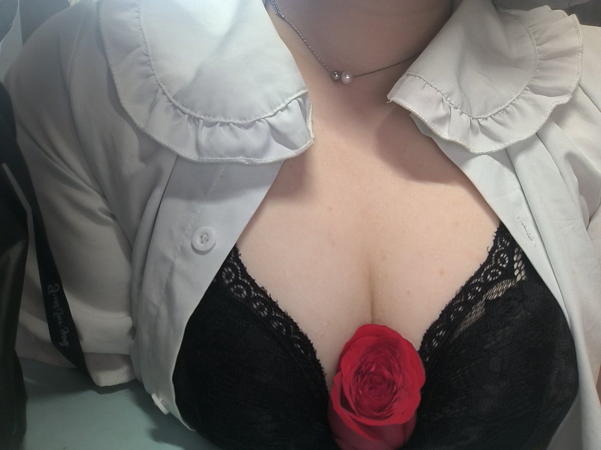 福利姬欢崽饭超香（命苦且贫穷老师版）分享的黄推图片3 - 网红私拍内容