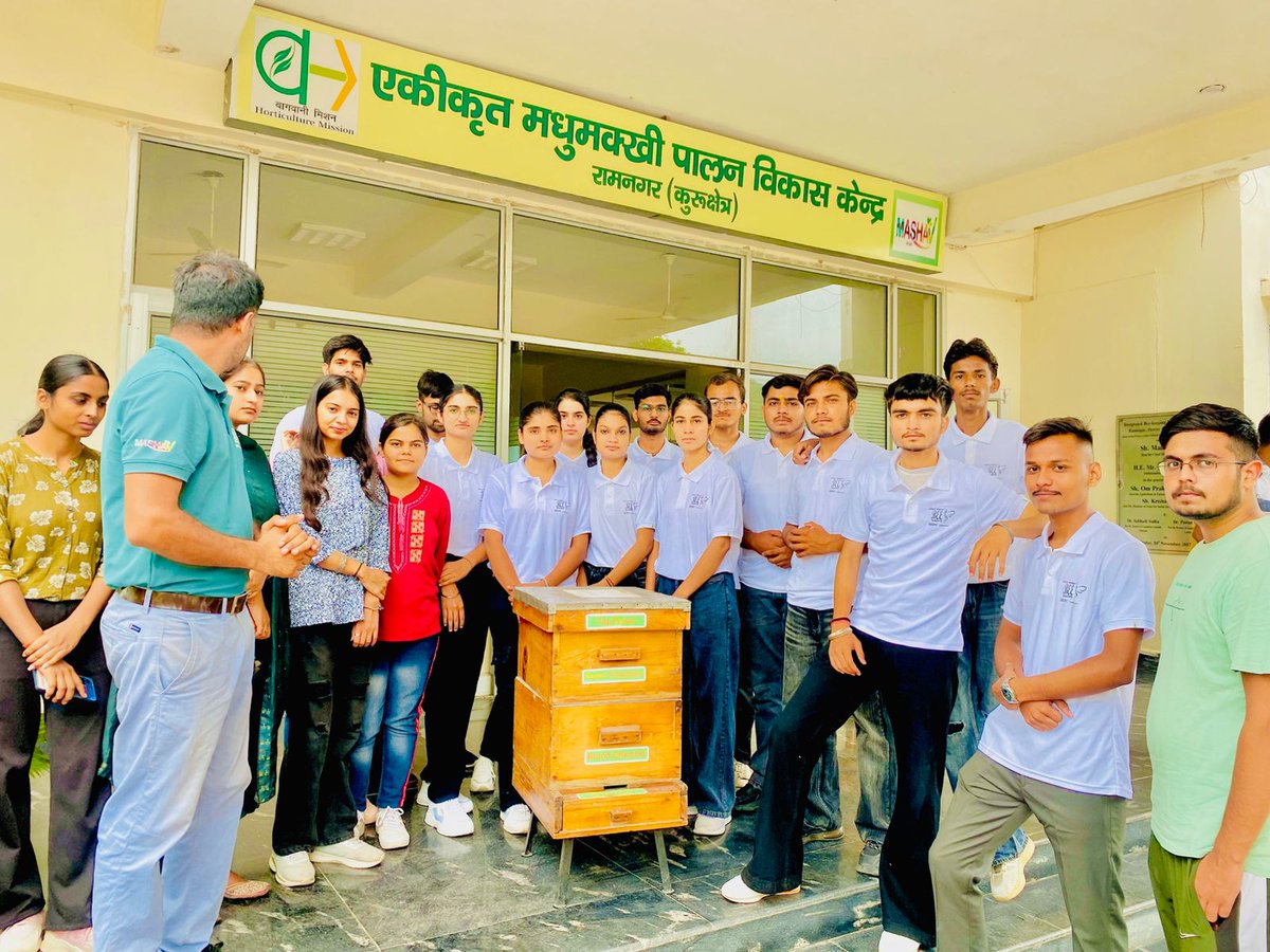 Department of Horticulture,Haryana (@horticulturehry) on Twitter photo рдЖрдЬ (ASCI) рдХреЗ рдкреНрд░рд╢рд┐рдХреНрд╖реБрдУрдВ рдХреЗ рд╕рд╛рде рдордзреБрдордХреНрдЦреА рдмрдХреНрд╕реЗ рдХреЗ рд╡рд┐рднрд┐рдиреНрди рдЙрдкрдХрд░рдг рдХреЗ рдмрд╛рд░реЗ рдореЗрдВ рдмрддрд╛рдпрд╛ рдЧрдпрд╛ рдФрд░ рдмрдХреНрд╕реЗ рдХрд╛ рдкреНрд░рдмрдВрдзрди рдХреИрд╕реЗ рдХрд┐рдпрд╛ рдЬрд╛рддрд╛ рд╣реИ рдЗрд╕ рдмрд╛рд░реЗ рдЕрд╡рдЧрдд рдХрд░рд╛рдпрд╛ рдЧрдпрд╛<a href="/cmohry/">CMO Haryana</a> <a href="/satyender_HAS/">Satyender Yadav</a> <a href="/DiprHaryana/">DPR Haryana</a> рдЖрдЬ (ASCI) рдХреЗ рдкреНрд░рд╢рд┐рдХреНрд╖реБрдУрдВ рдХреЗ рд╕рд╛рде рдордзреБрдордХреНрдЦреА рдмрдХреНрд╕реЗ рдХреЗ рд╡рд┐рднрд┐рдиреНрди рдЙрдкрдХрд░рдг рдХреЗ рдмрд╛рд░реЗ рдореЗрдВ рдмрддрд╛рдпрд╛ рдЧрдпрд╛ рдФрд░ рдмрдХреНрд╕реЗ рдХрд╛ рдкреНрд░рдмрдВрдзрди рдХреИрд╕реЗ рдХрд┐рдпрд╛ рдЬрд╛рддрд╛ рд╣реИ рдЗрд╕ рдмрд╛рд░реЗ рдЕрд╡рдЧрдд рдХрд░рд╛рдпрд╛ рдЧрдпрд╛<a href="/cmohry/">CMO Haryana</a> <a href="/satyender_HAS/">Satyender Yadav</a> <a href="/DiprHaryana/">DPR Haryana</a>
