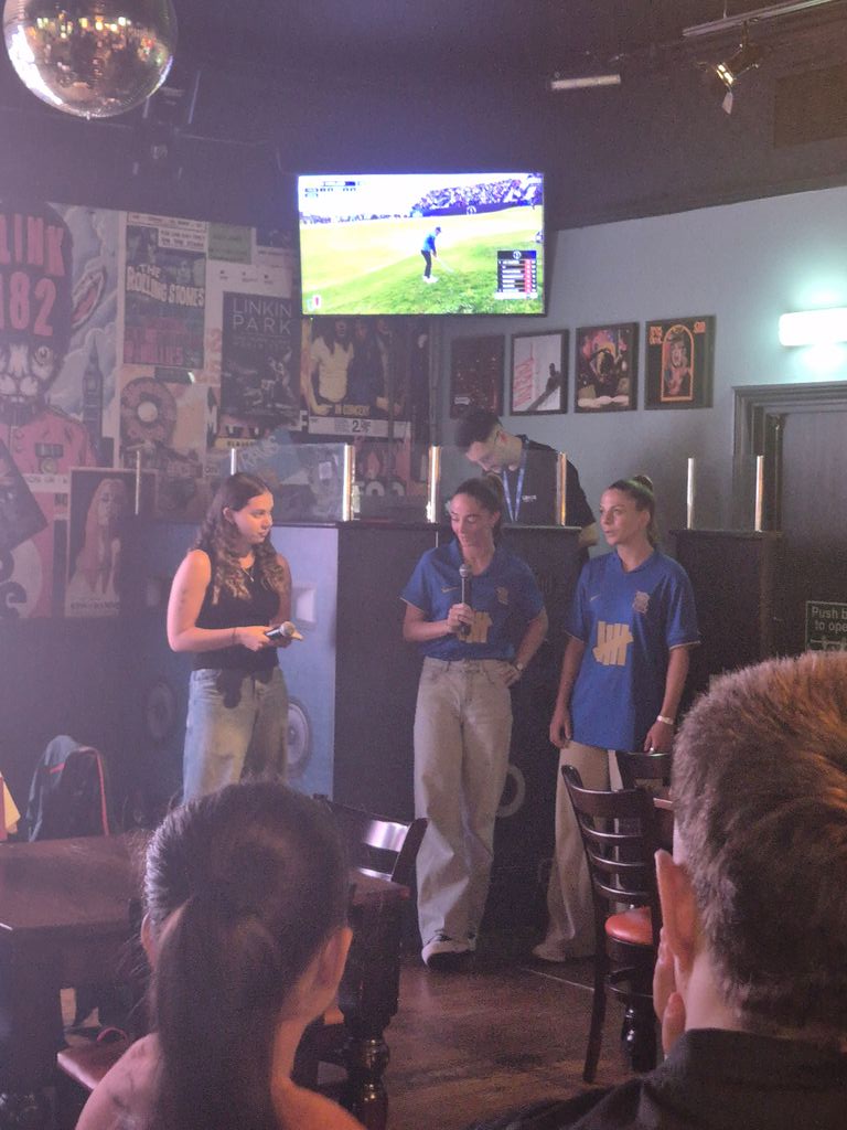 BCFCWomenOSC's tweet image. Watch a match for the #lionesses yesterday evening, Thankyou #BCFC for the watch along and thankyou @BCFCWomen for joining us was great to soak in the atmosphere together and with fellow members too 👏💙 #BCFC #BCFCWOMEN #HerGameToo
