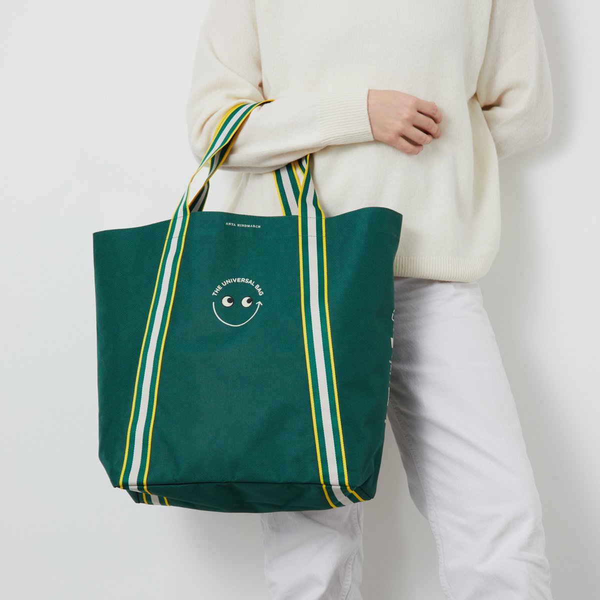 各国のスーパーマーケットとアニヤ・ハインドマーチのコラボレーション