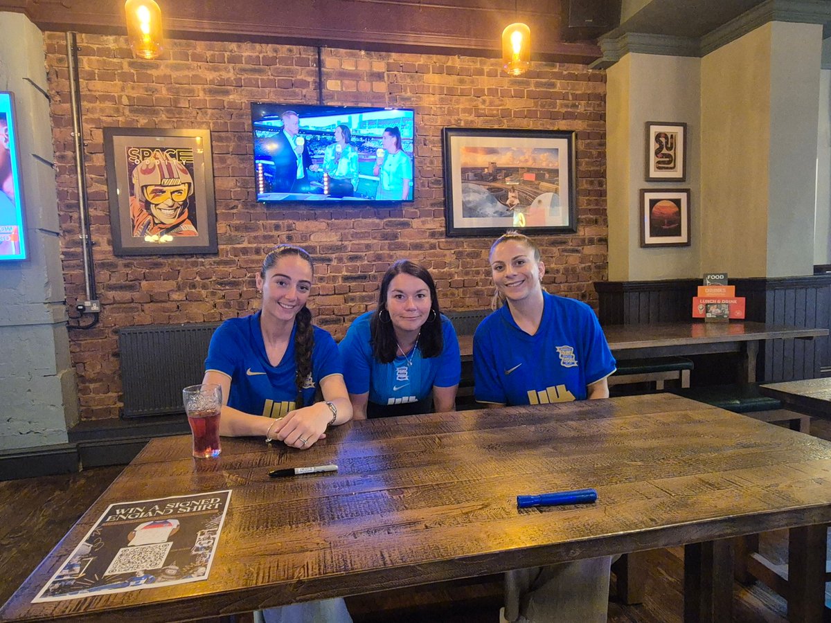 BCFCWomenOSC's tweet image. Watch a match for the #lionesses yesterday evening, Thankyou #BCFC for the watch along and thankyou @BCFCWomen for joining us was great to soak in the atmosphere together and with fellow members too 👏💙 #BCFC #BCFCWOMEN #HerGameToo