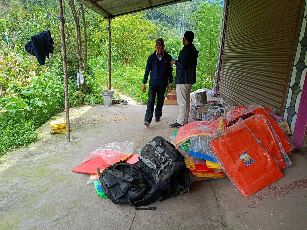 ECHO_Asia's tweet image. Disaster preparedness pays off!
When a flash flood swept across a village in rural Nepal last week, everyone was safe.
Over the past 3 years, the EU has partnered up with @people_in_need to strengthen local preparedness systems.