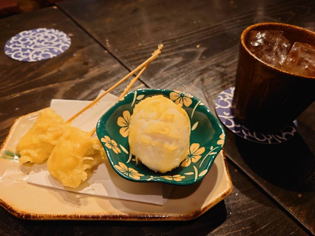 HIDEAWAYSachi's tweet image. 昨夜は月1定例の呑み🍻
今回は天ぷらの美味しいお蕎麦屋さん🍤お通しのヒラマサが神的に美味しかった🐟梅酒も濃厚で美味❤
#江戸天ぷら屋台十六文
#特選梅酒うぐいすとまり鶯とろ