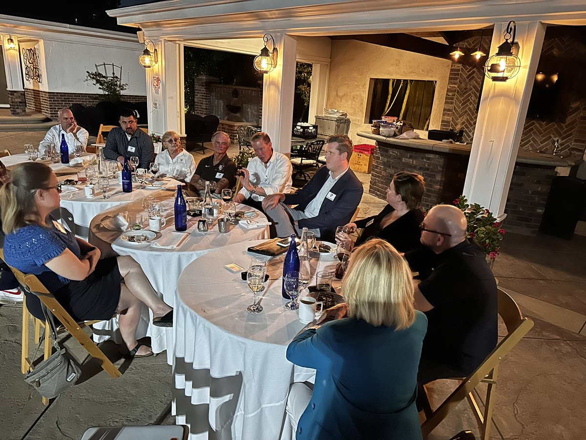 vandermerwe63's tweet image. Tonight was a “Falcon Family Dinner” in LA with great @bgsualum from California! Big “thank you” to @OrelHershiser for a great evening of family, friendship, and Falcons! #AyZiggy @BGSU_Athletics @bgsu