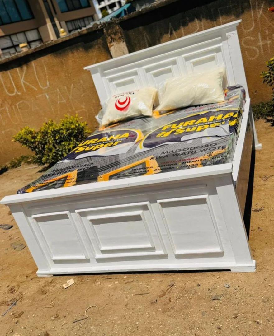 Kitanda maua 3 vipo vya kutosha piga simu uletewe wahi tu wahi 

Bei: 300k

📍Tunapatikana Ubungo Kibo

WhatsApp/Calls 067 898 0885

Tunafanya delivery na mikoani tunatuma (kwa gharama ya mteja) ✅