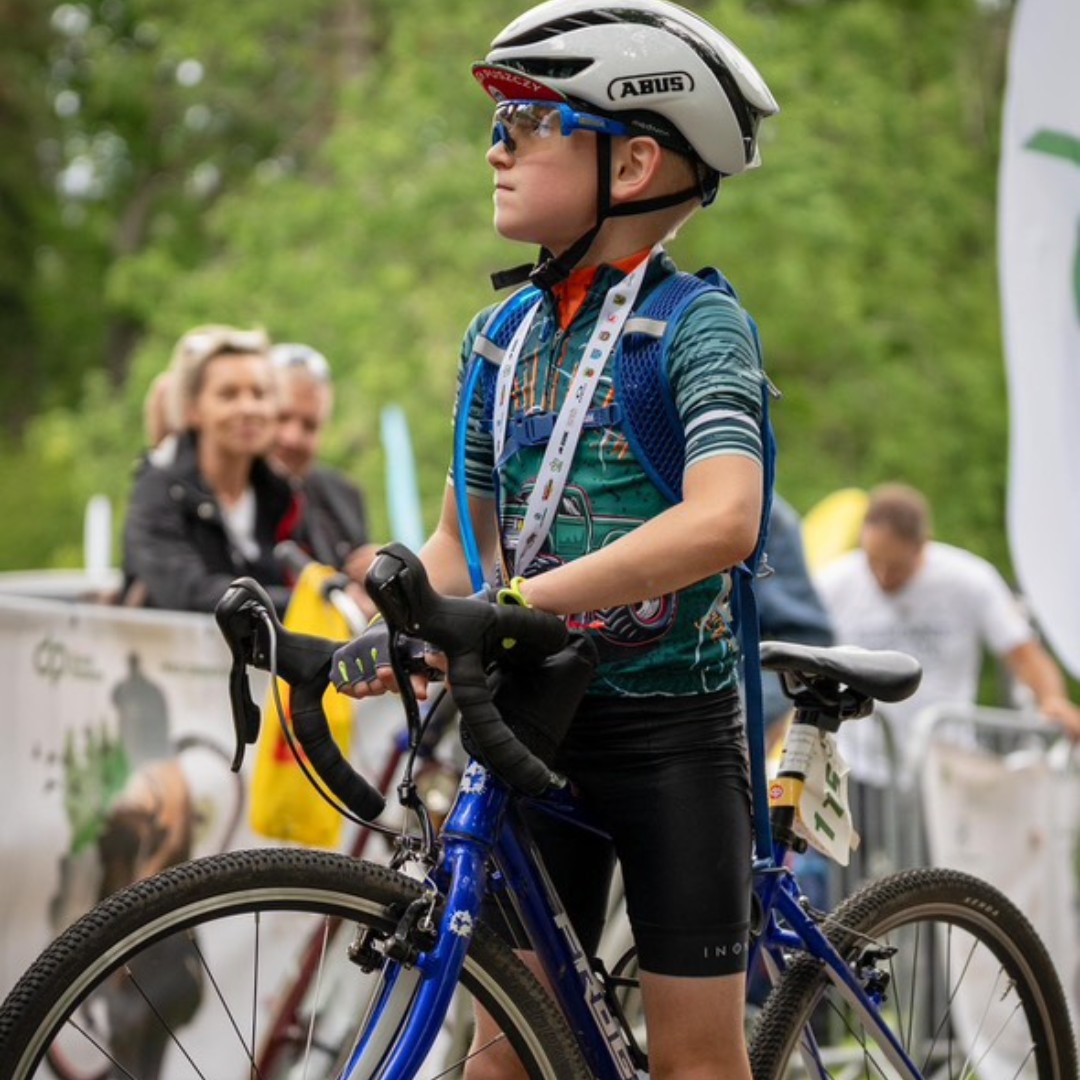 frogbikes's tweet image. 123km cycled on gravel on a Frog road bike, and at just 8 years old!!!!!! 🙌 What an achievement!!🎉
📷MichalBors #FrogBikes #RoadBikes #YoungCyclist #KidsBikes #Bikesforkids #LeTour #BikesforKids