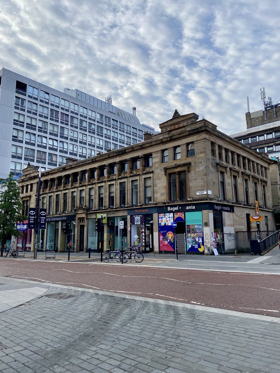 MurphyNiallGLA's tweet image. Really enjoyed @MrAbercrombie’s walking tour around Alexander ‘Greek’ Thomson’s masterpieces and influences last night + some of us unexpectedly wound up in the Pot Still for a drink afterwards. 36 years in #Glasgow and the first time I’ve been this legendary pub 🍻🤦♂️😂!