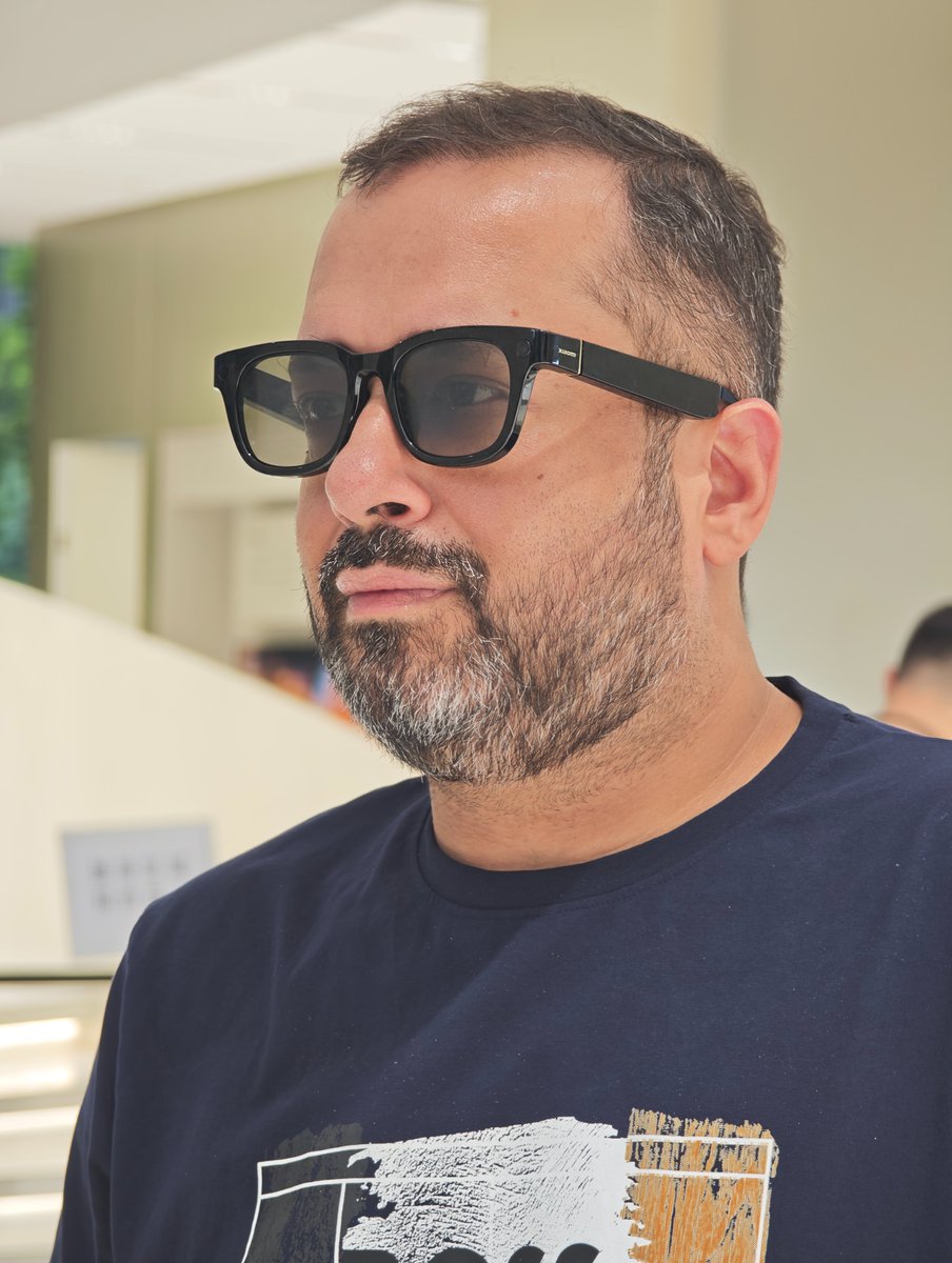 Kunal_Agrawal09's tweet image. Not just glasses. It’s AI with style. #XiaomiAIGlasses