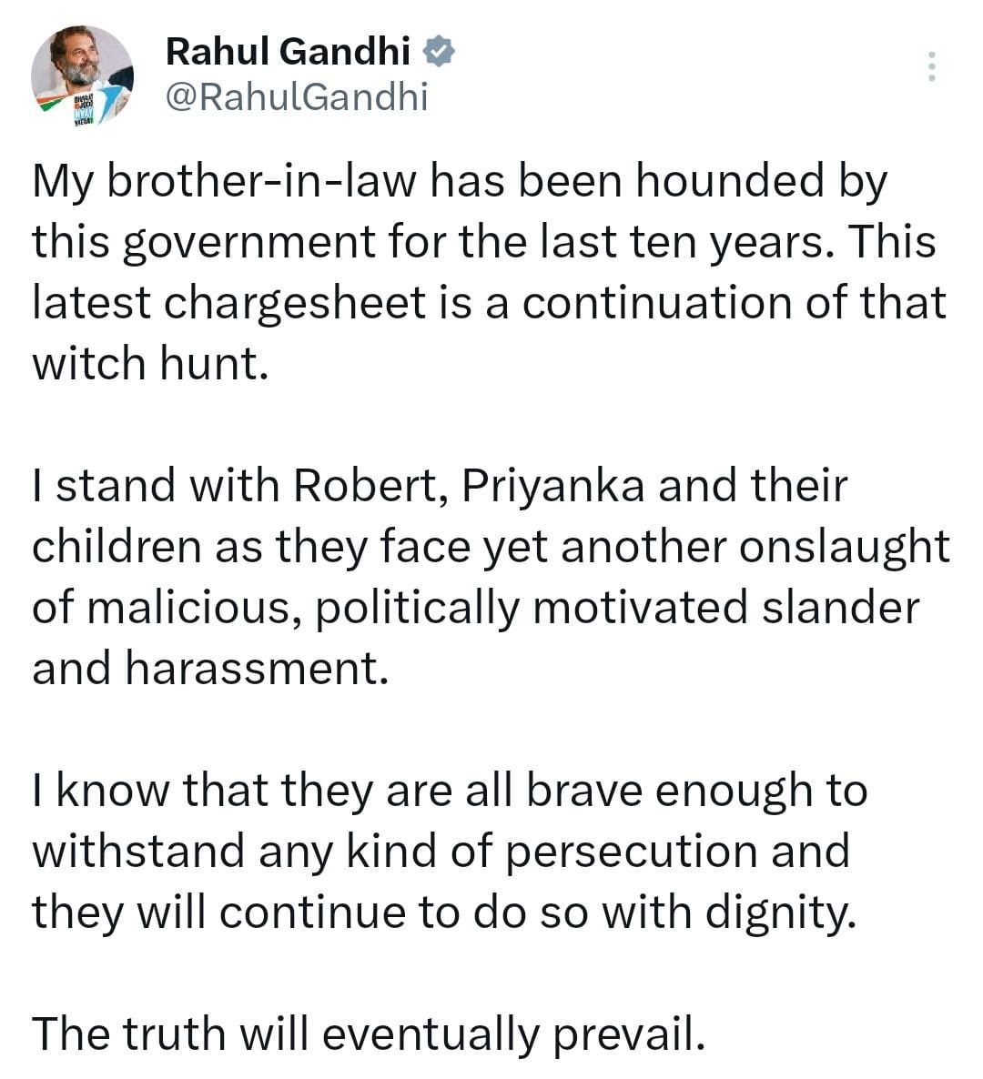 ParamaTapasvii's tweet image. The repeated targeting of political families is not justice , it’s fear in action. Mr. Modi is clearly threatened by those who speak truth to power.
#modifoolsnation
#modithedisaster