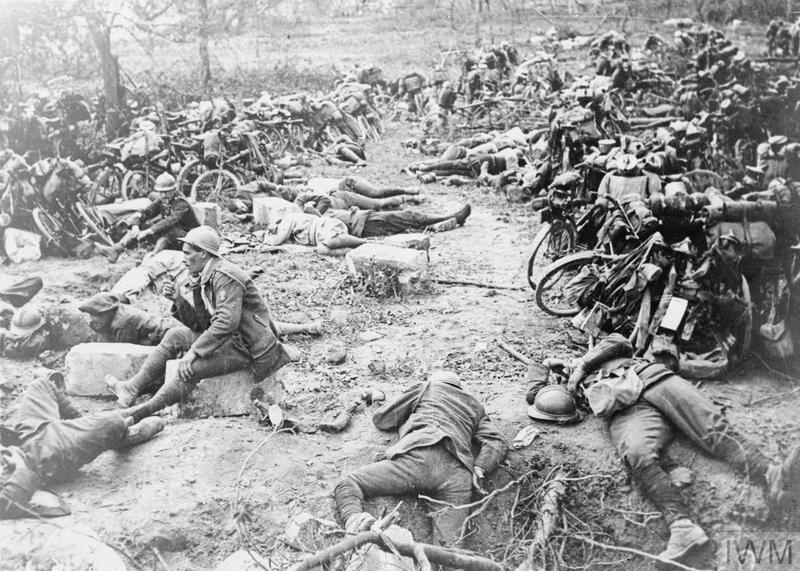French Chasseurs cyclists resting during a halt during the attack in the forest of Villers-Cotterets, 18 July 1918.IWM (Q 78084)