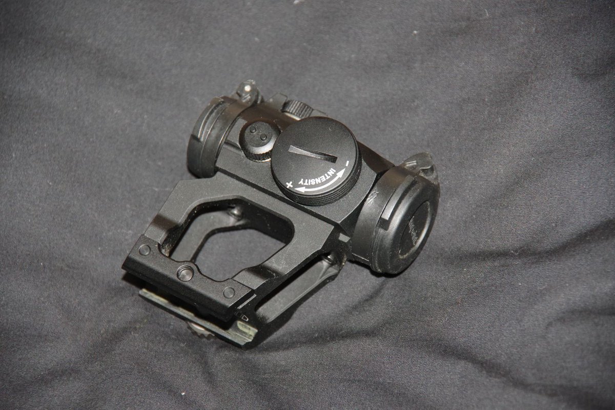 DMAGのH2レプですがT2レプと違いユーザ様の反応が未知数だっため今回お試し入荷だったり｡
ただいぬま告知以降問い合わせが結構あったようで
BKは今回入荷分はすぐ無くなりそう
FDEはまだ若干の余裕あります｡
いぬまの手持ちが無くなっても小売店様にも並ぶと思いますのでチェックしてみてください｡