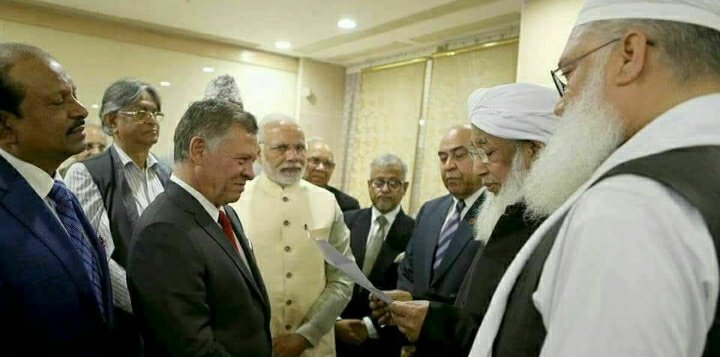khanyunus8239's tweet photo. Sheikh Abubakr Ahmad, also known as Kanthapuram A. P. Aboobacker Musliyar, is a prominent Sunni Muslim scholar and the "Grand Mufti of India," a title conferred upon him by the All India Tanzeem Ulama-e-Islam.
#ShekhAbubakarAhmad https://t.co/rYmdgc0L08