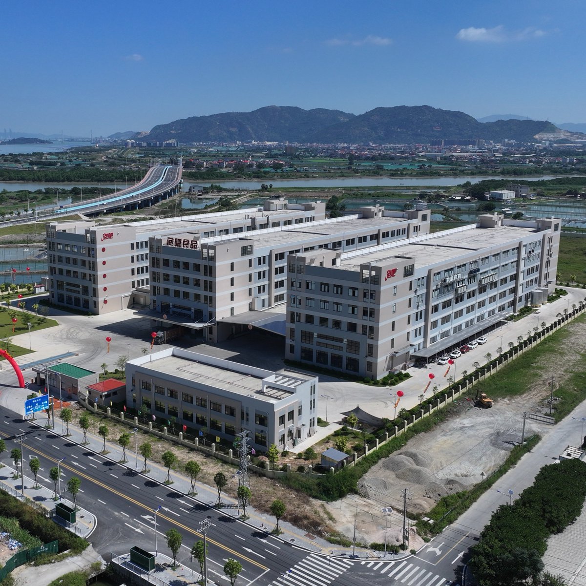 🚀 From spotting an opportunity in China’s soft waffle market to producing 8 million waffles a day – Cai Tumu, founder of Danco, knows the recipe for success 🧇📈. Discover how vision, innovation &amp; the right partner made it happen: lnkd.in/d54tC_vd