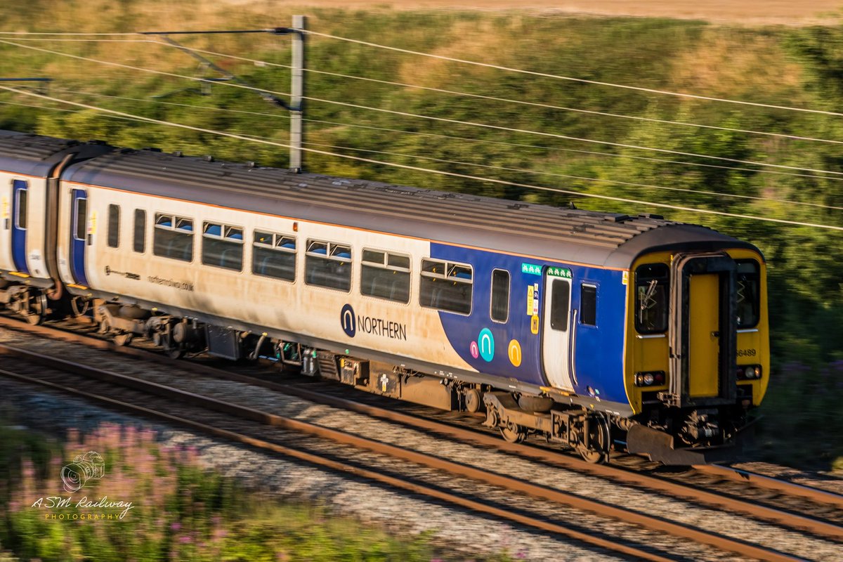 ASMRailPhotos's tweet image. 🖍️| 2N35 1914 Chathill to Carlisle

📣| @northernassist 
🚂| Class 156489
📍| Crowden Hill
📆| 16/07/2025

#class156 #156489 #northernrail #northumberlandline