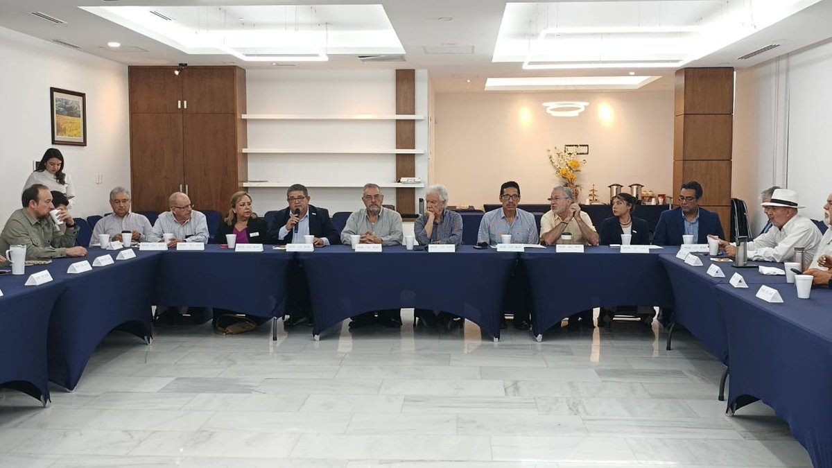 Expertos sugieren transformación urgente del modelo hídrico
~Se realizó encuentro "Agua para Hermosillo’" una jornada de análisis y propuestas convocada por el Consejo INCIDE.

ehui.com/2025/07/expert…