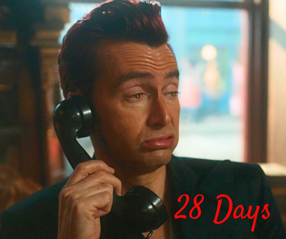TheIneffableCon's tweet image. 🧮 28 DAYS TO GO! 🧮
A 28-sided polygon is called an icosikaioctagon.
This is Crowley being asked to pronounce it in a “my voice is my password”-type situation.