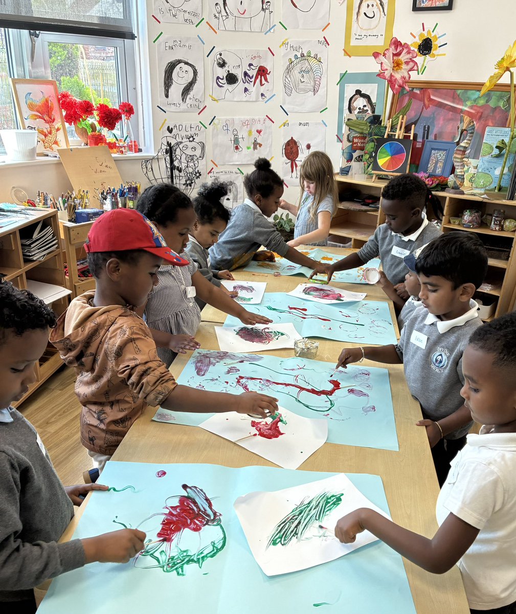 JoPetersEYFS's tweet image. Reception have been talking about children’s rights in Kenya. We discussed how we can help through our actions so children have their rights met.
Children also chose their favourite rights… PLAY and ART was the most popular.
@RCDivineMercy #childrensday @Earlychildhood