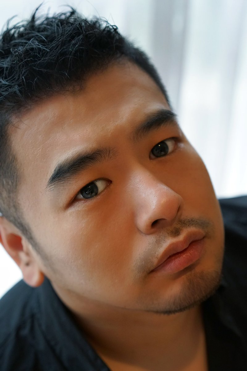 ProPandas_Mr17's tweet image. 温度を目に隠して、物語を袖に残そうよ。