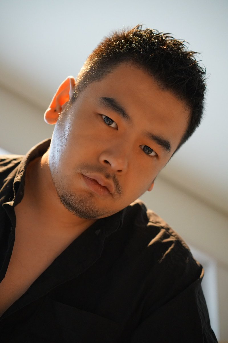 ProPandas_Mr17's tweet image. 温度を目に隠して、物語を袖に残そうよ。