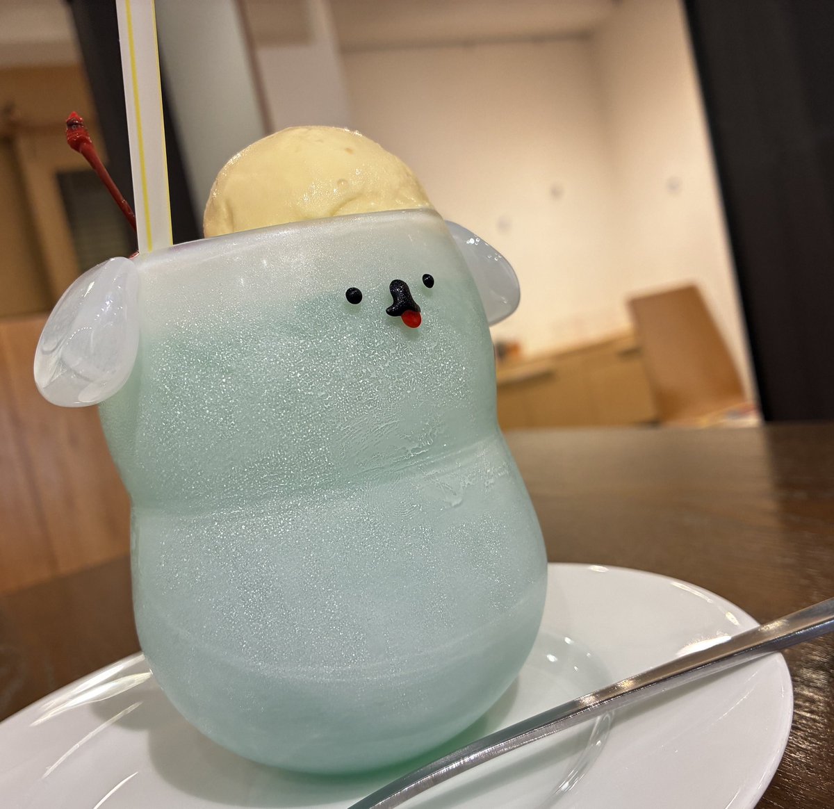 aineglasslab's tweet image. 赤坂ジャローナさんで在廊中〜🐶